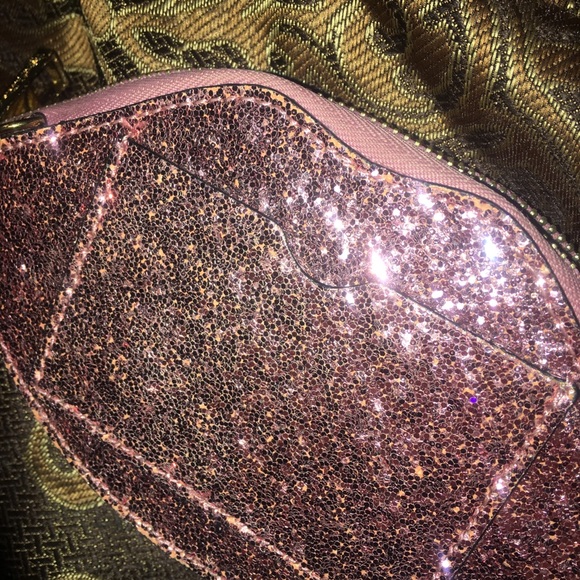 ALDO Small Sequins Lips Zip-Purse Keychain - Picture 5 of 7